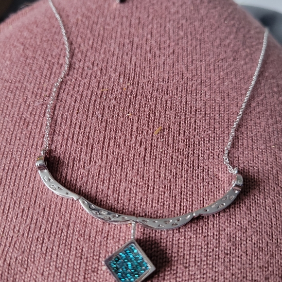 Transforming Necklace & Earring Set - Picture 6 of 14